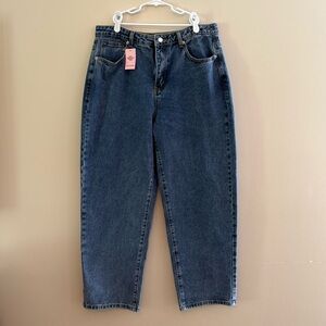 NWT Pretty Little Thing High Waisted Boyfriend Jeans Size 10